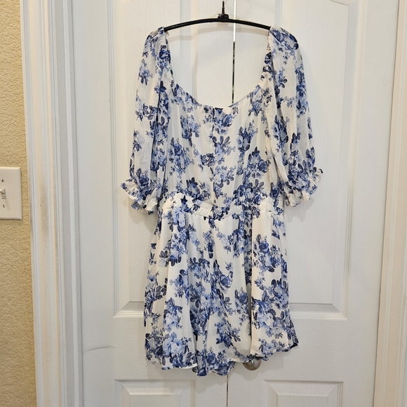 Trixxi Floral Romper – Size XL – Blue & White Boho Style - Picture 8 of 9